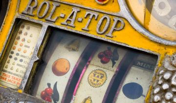 What are some of the differences between traditional & modern slots?